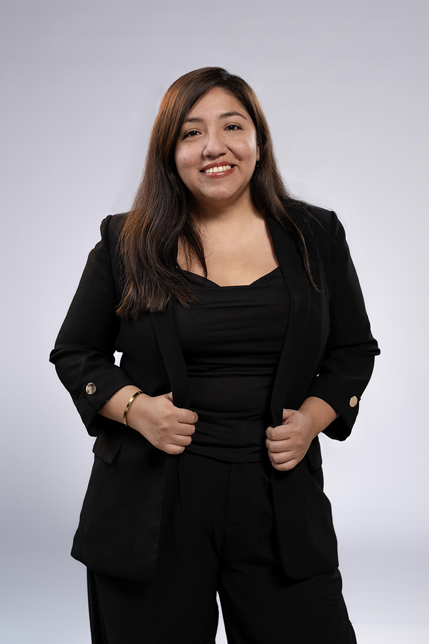 16. Karla Mattos